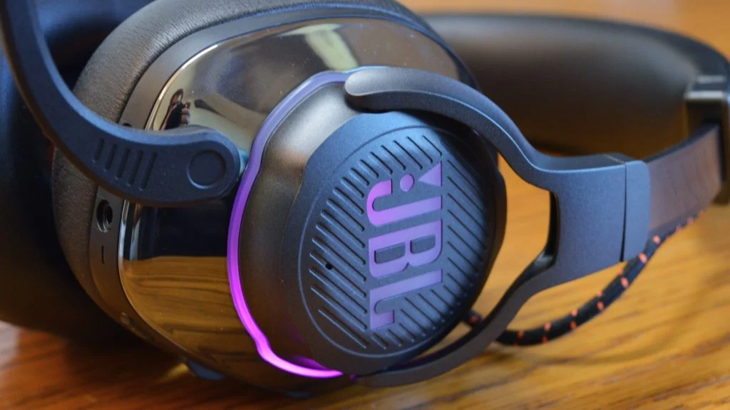 he headset with RGB lighting activated